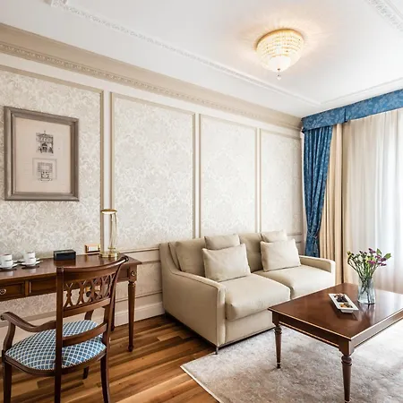 Flueela - The Unbound Collection By Hyatt