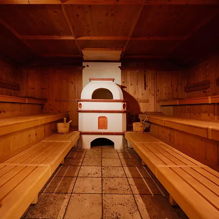 Flueela - The Unbound Collection By Hyatt