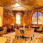 Flueela - The Unbound Collection By Hyatt Davos