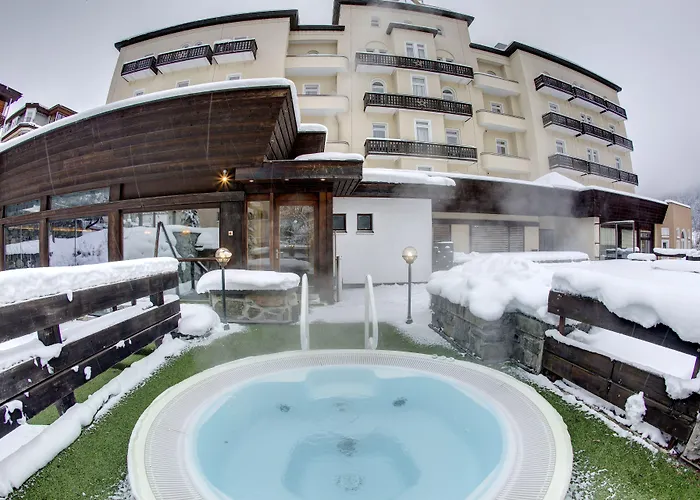 Flueela - The Unbound Collection By Hyatt Davos