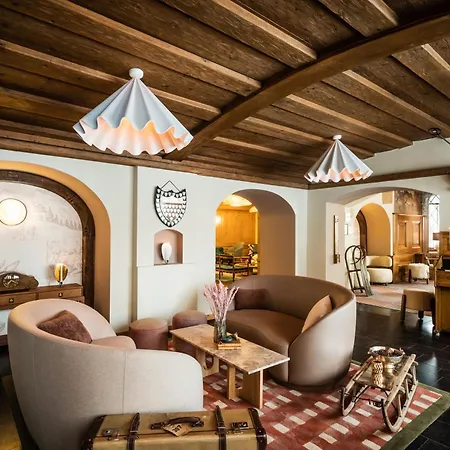 Flueela - The Unbound Collection By Hyatt Davos