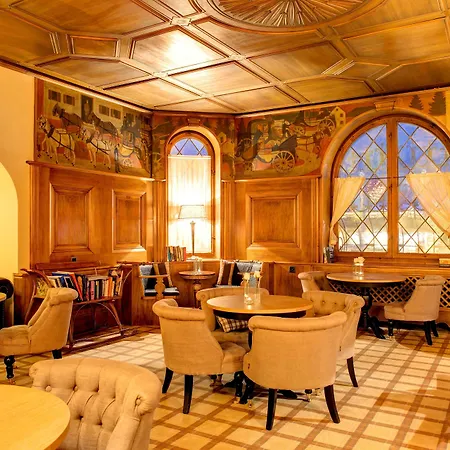 Flueela - The Unbound Collection By Hyatt Davos