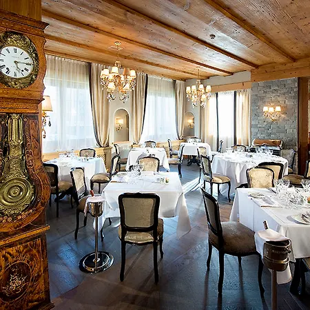 Flueela - The Unbound Collection By Hyatt Davos